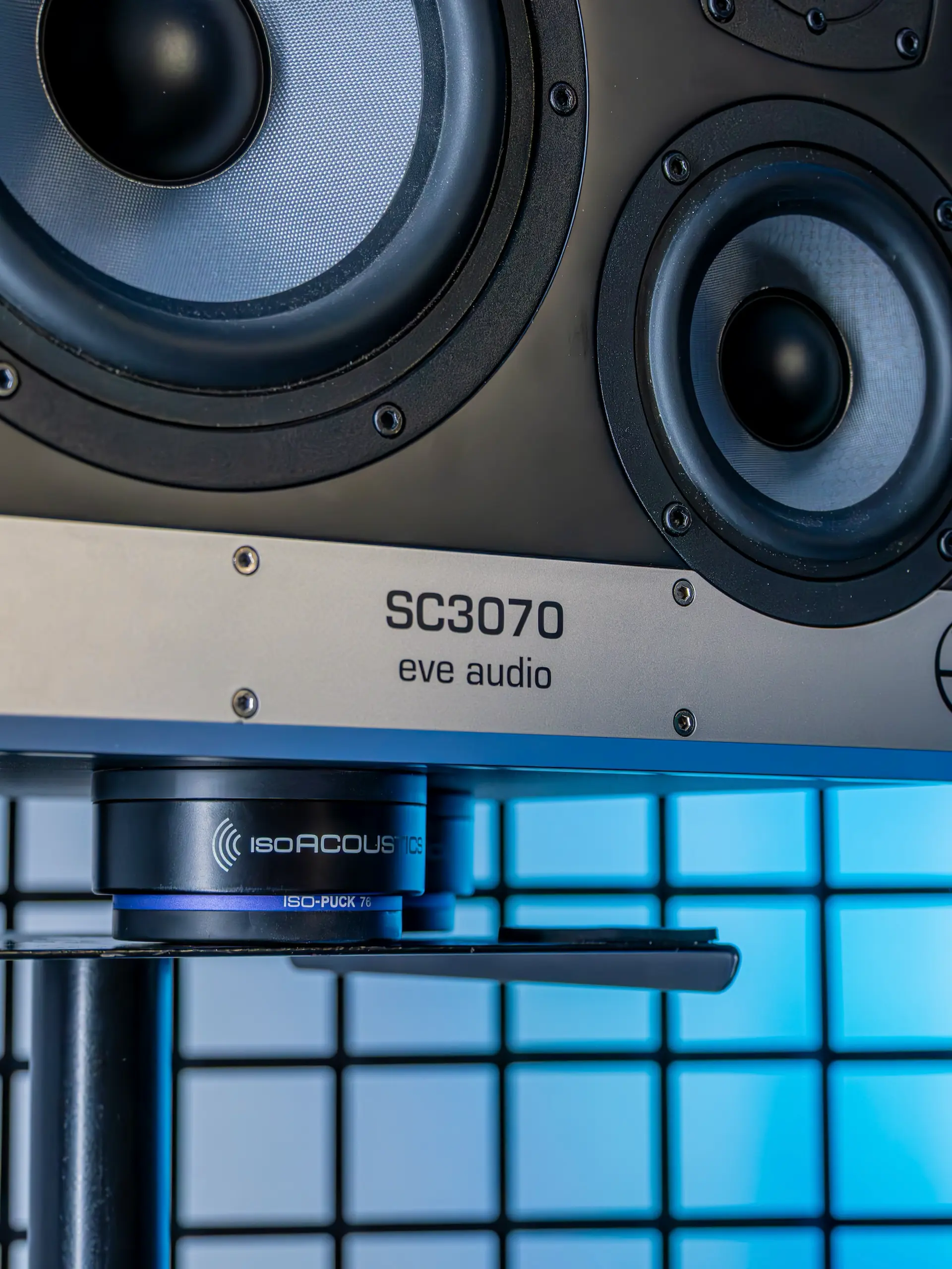 IsoAcoustics Iso Puck