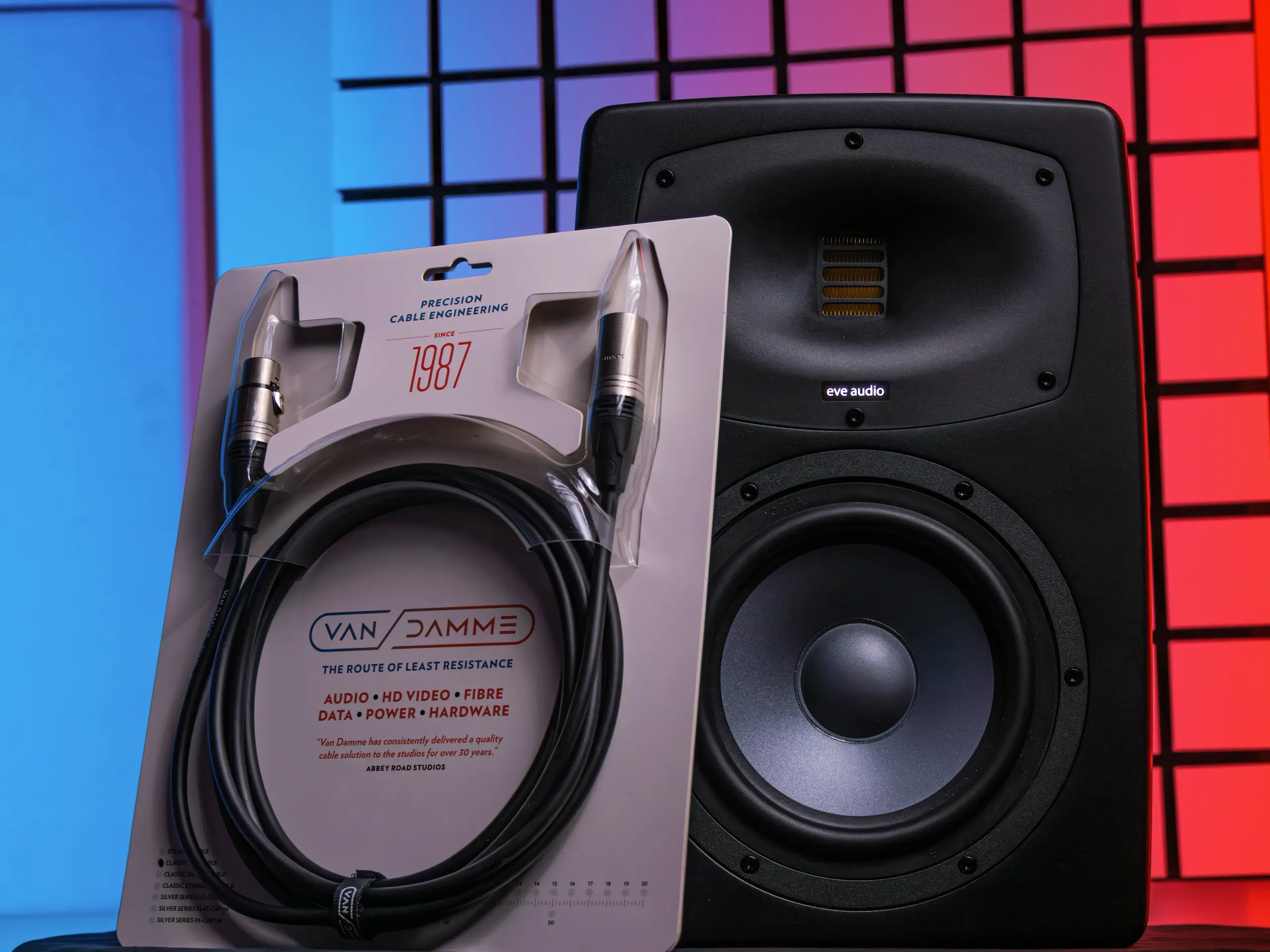 EVE Audio EXO & kable Van Damme