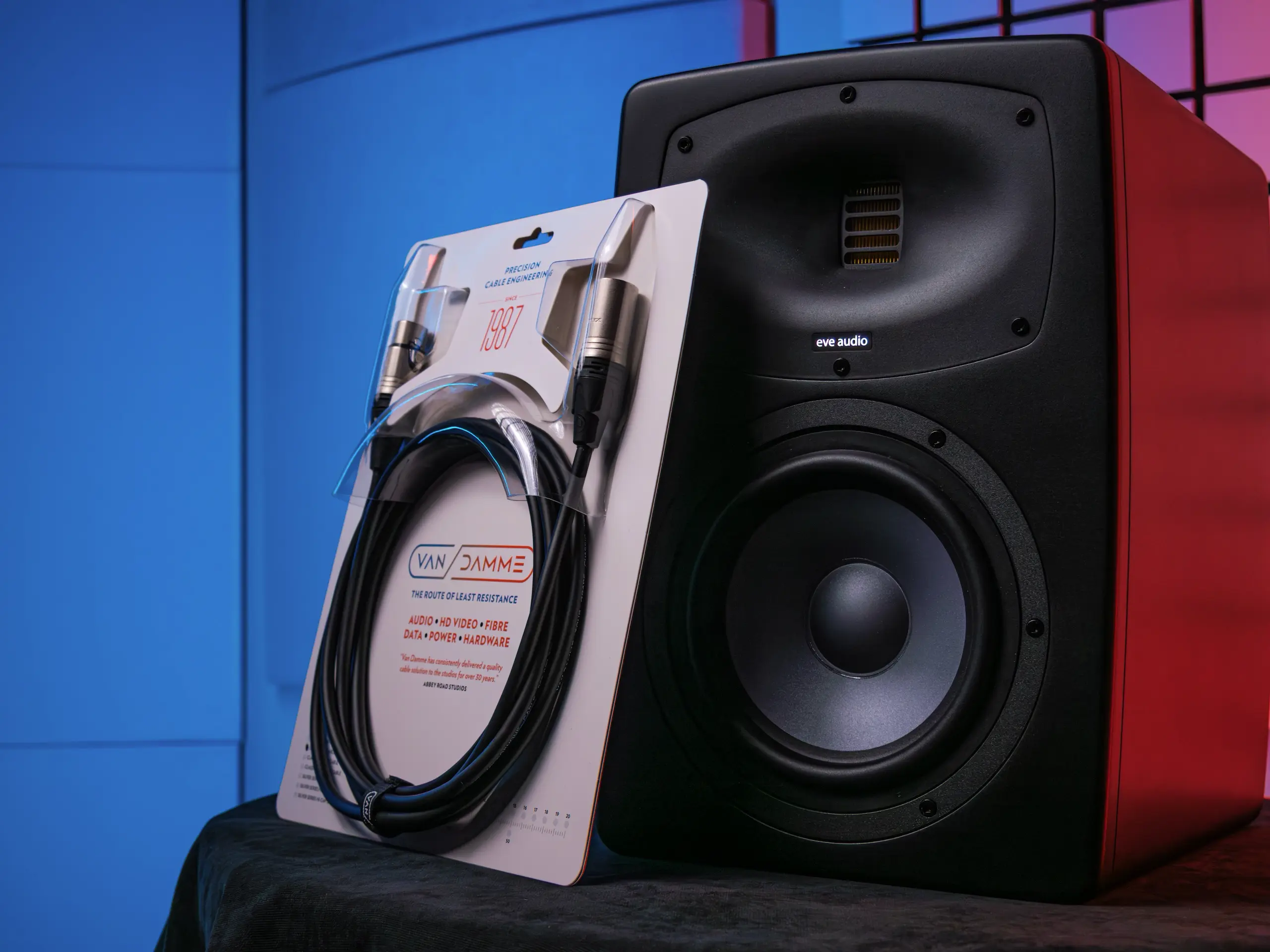EVE Audio EXO & kable Van Damme